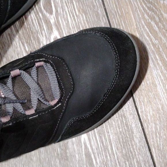 Easy Spirit black suede hiking boots. Size 11 - Picture 4 of 13